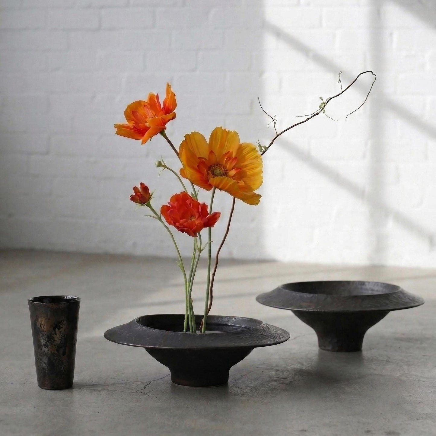 Minimalist Japanese Ikebana Vase | Mukōzuke Black Gold Crystal Warp Vase, Wide Flange Rim | Mino Ware, Sleek Wabi-Sabi [Made-to-Order]
