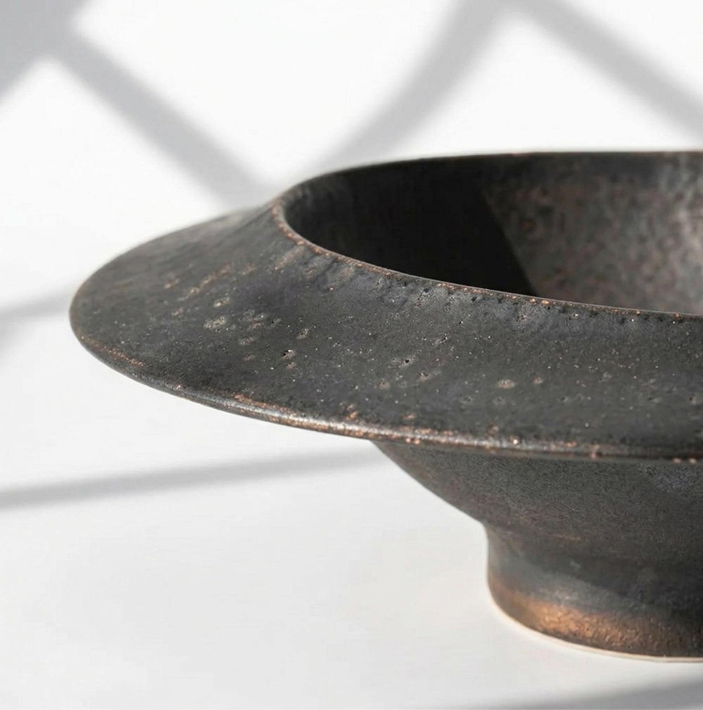Minimalist Japanese Ikebana Vase | Mukōzuke Black Gold Crystal Warp Vase, Wide Flange Rim | Mino Ware, Sleek Wabi-Sabi [Made-to-Order]