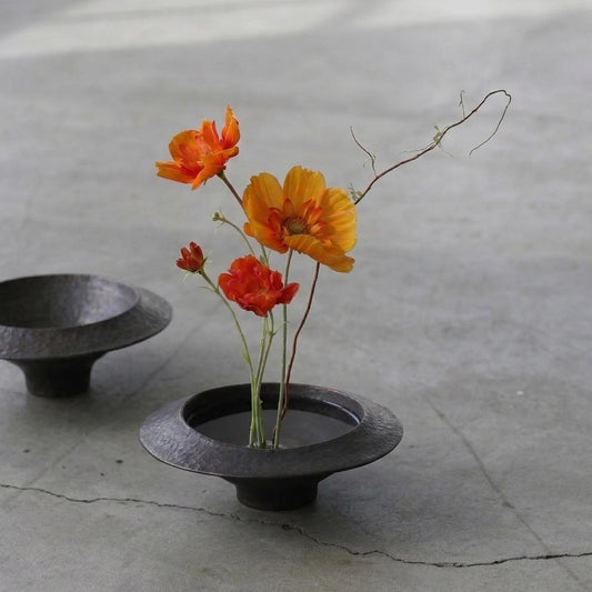 Minimalist Japanese Ikebana Vase | Mukōzuke Black Gold Crystal Warp Vase, Wide Flange Rim | Mino Ware, Sleek Wabi-Sabi [Made-to-Order]